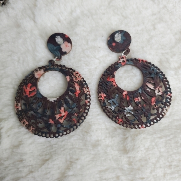 3/$15 New Brown Wooden Floral Fabric Earrings - Picture 2 of 2